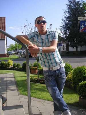 Kist / Er sucht Sie / stefano1111