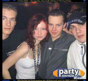 Hellsau / Er sucht Sie / dean_hunter