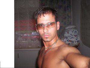 Hörling / Er sucht Sie / NickLatino30