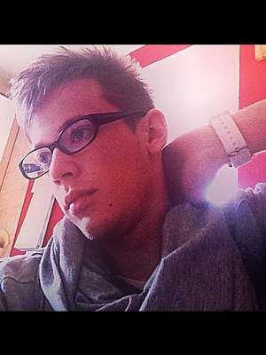 Feichta / Er sucht Sie / Andone1