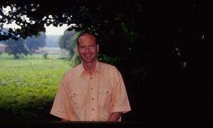 Schwaan / Er sucht Sie / bunbury333