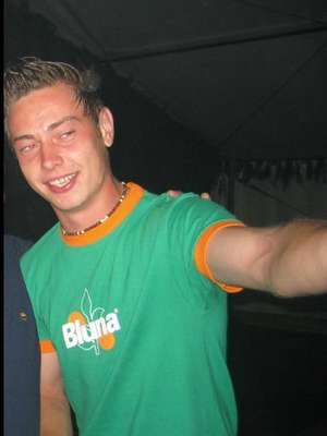 Ulmiz / Er sucht Sie / nummer9