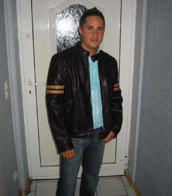 Ligerz / Er sucht Sie / tigra7