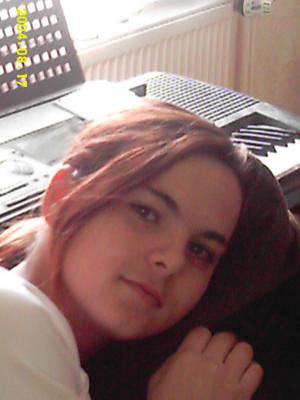 Stolk / Sie sucht Ihn / honeybump
