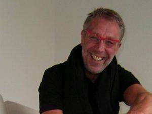 Halten / Er sucht Sie / rebell01