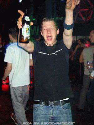 Aist / Er sucht Sie / scratchy23
