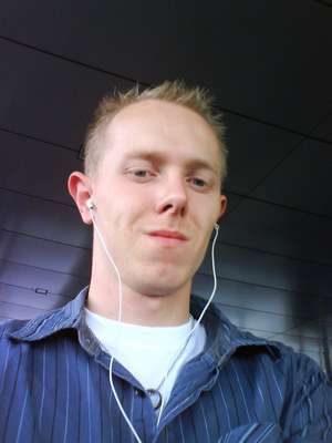 Reesdorf / Er sucht Sie / KevKev11
