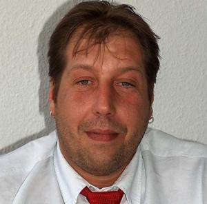 Halten / Er sucht Sie / Scotty66