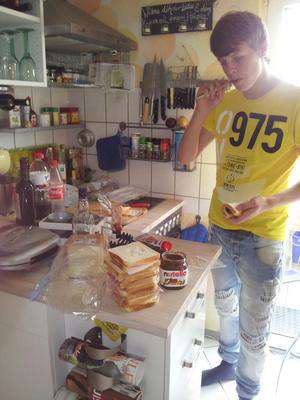 Staudach / Er sucht Sie / xTecktonikx
