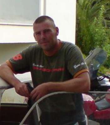 Hellsau / Er sucht Sie / gizmo74