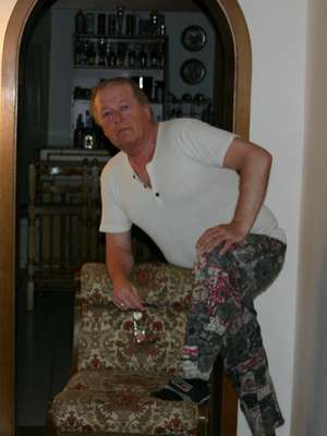 Kirchstetten / Er sucht Sie / dexdexter
