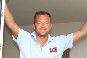 Dörfl / Er sucht Sie / RalphX