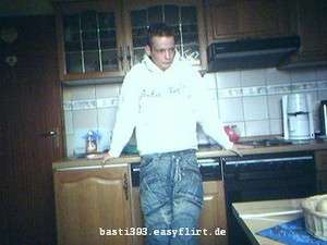 Leiten / Er sucht Sie / Basti393