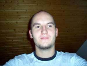 Höllersberg / Er sucht Sie / LiamHowlett