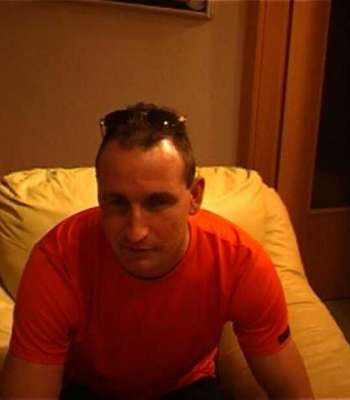 Moosbierbaum / Er sucht Sie / Dirk Hanisch