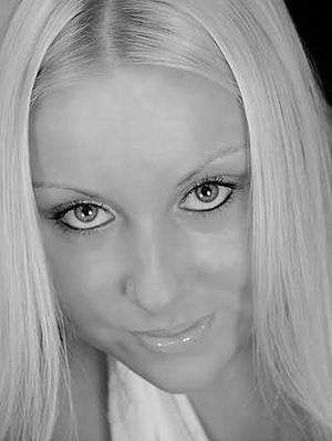 Aach / Sie sucht Ihn / hawaiigirl83