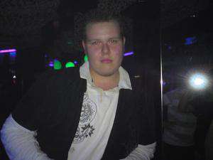 Neubau / Er sucht Sie / TobyPlaya
