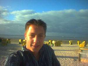 Unterholz / Er sucht Sie / Dennis_17