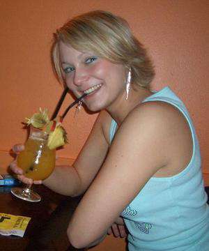 Puchham / Sie sucht Ihn / RoteZora47