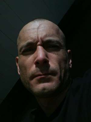 Hellingen / Er sucht Sie / mak4573