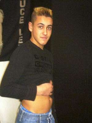 Zehna / Er sucht Sie / LittleBoy17