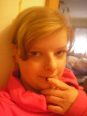 Wieshof / Sie sucht Ihn / LitteGirl89