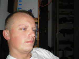 Asenham / Er sucht Sie / Bineinnetter
