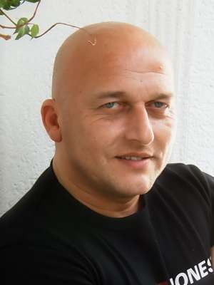 Naichet / Er sucht Sie / cemmy70
