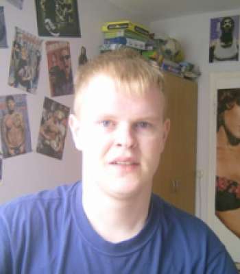 Blons / Er sucht Sie / DeR_BaShLoR