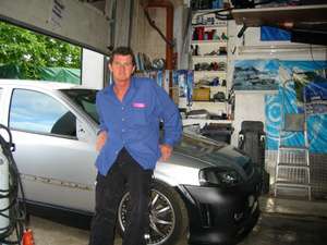 Aidlingen / Er sucht Sie / Franky1111