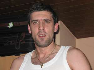 Schopfloch / Er sucht Sie / Hellasboy28