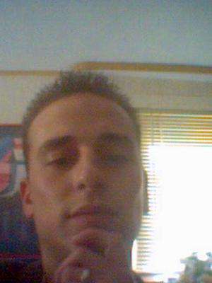 Brunn / Er sucht Sie / vanChicho