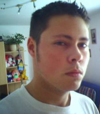 Straning / Er sucht Sie / Arthurino89