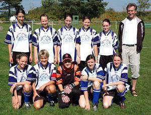 Höh / Sie sucht Ihn / soccergirl