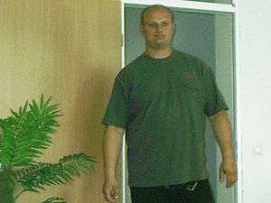 Gneus / Er sucht Sie / Totto01