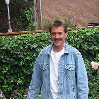Neubau / Er sucht Sie / xPinselchenx
