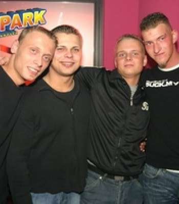 Reuth / Er sucht Sie / Sariel1