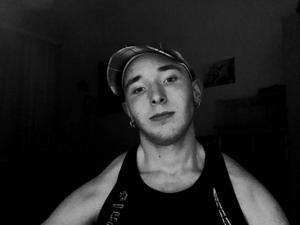 Aistental / Er sucht Sie / Crazy_Insane