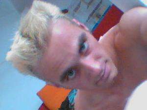 Aicheck / Er sucht Sie / CruelNight1