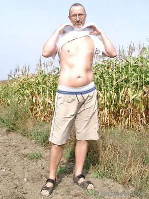 Neubrandenburg / Er sucht Sie / shavy1