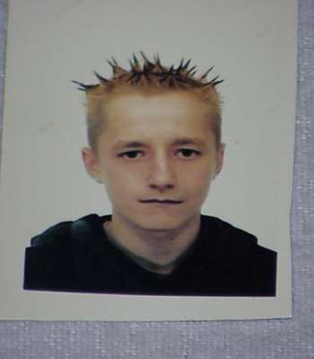 Halten / Er sucht Sie / scary0015