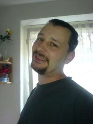 Korneredt / Er sucht Sie / thechris78
