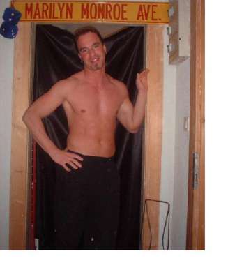 Sugiez / Er sucht Sie / Alex_Nbg
