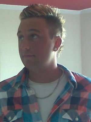 Dornhof / Er sucht Sie / Hugoboss11