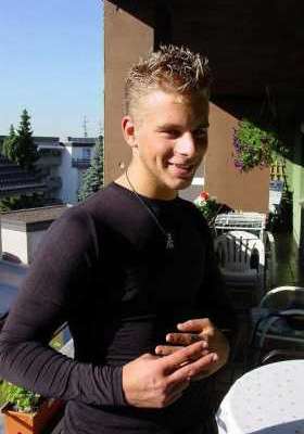 Danner / Er sucht Sie / djaekae